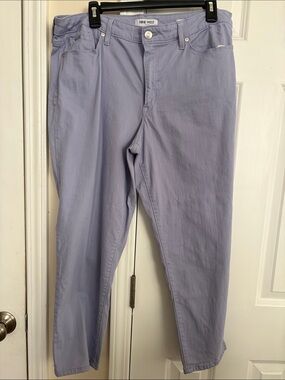 Nine West Light Lavender Ankle, Tapered, light weight jeans.